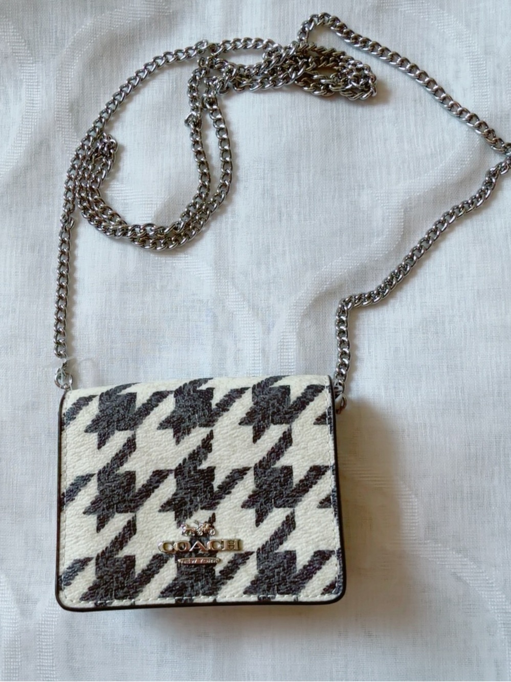 COACH Mini Wallet On A Chain CJ679 Houndstooth Print Brand New